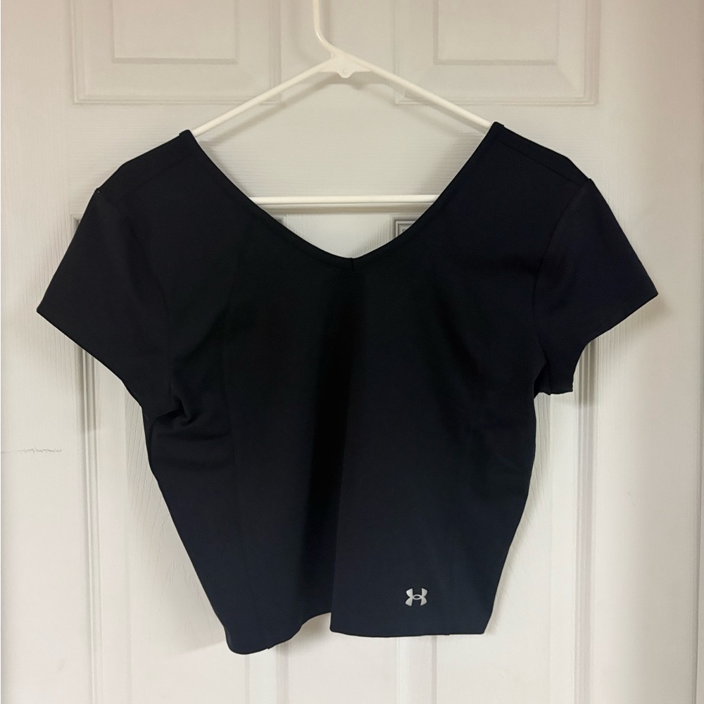 Under Armour Black Short-Sleeve V-Neck Crop Top